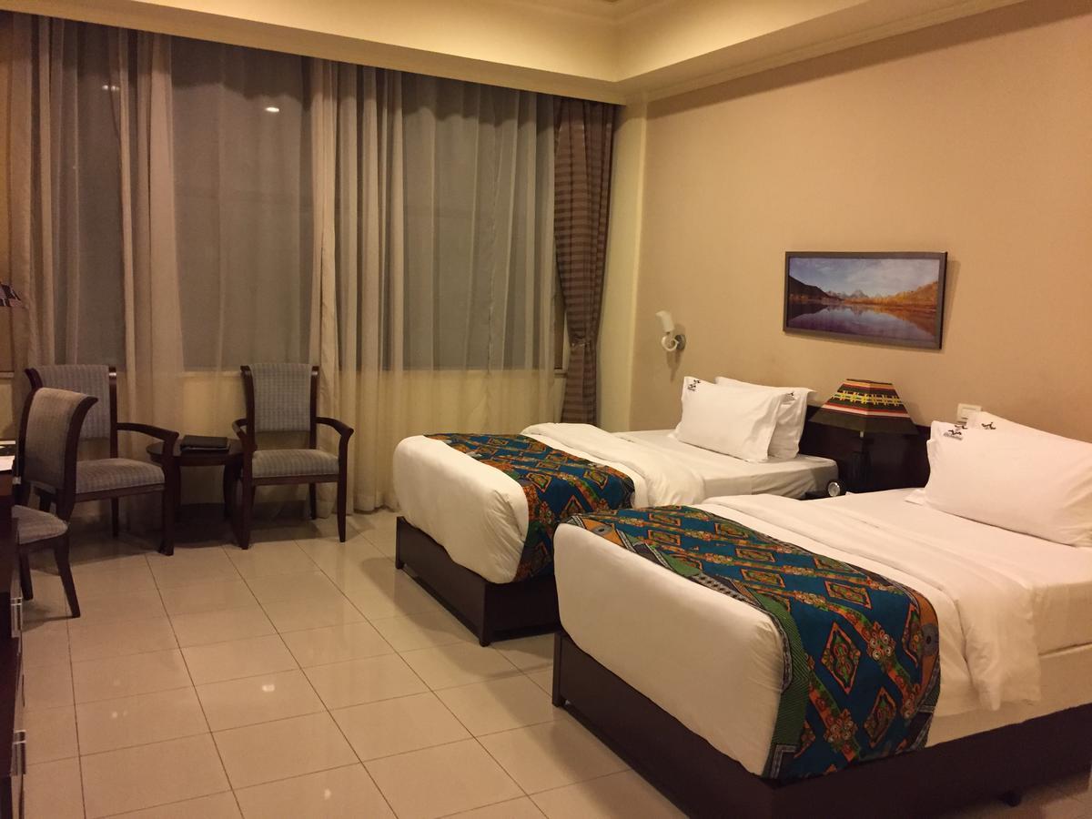 Royal Grand Hotel Monrovia Exterior photo