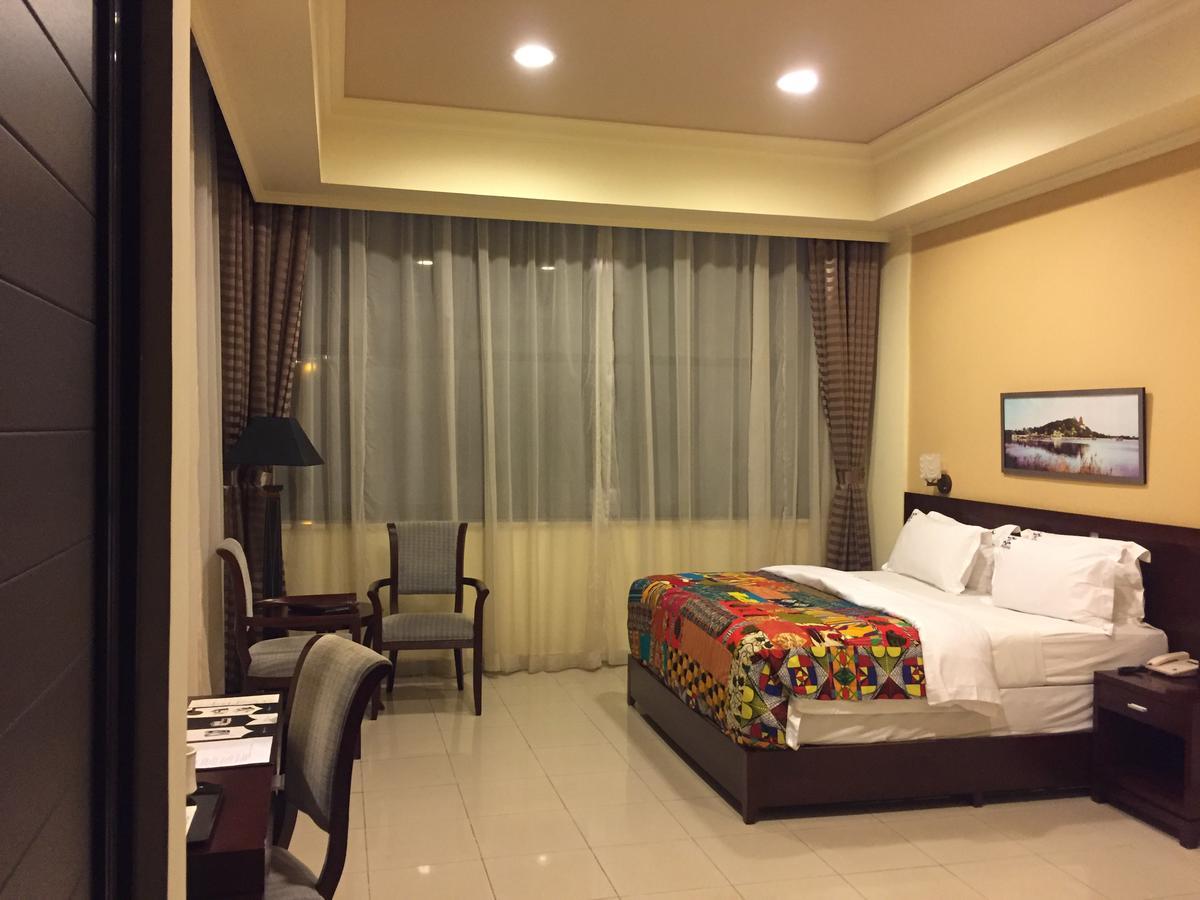Royal Grand Hotel Monrovia Exterior photo